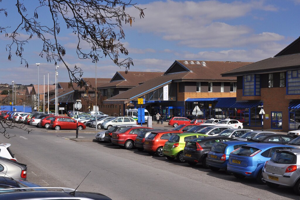 1024px-Princess_of_Wales_Hospital_-_Bridgend_-_geograph.org.uk_-_1744270