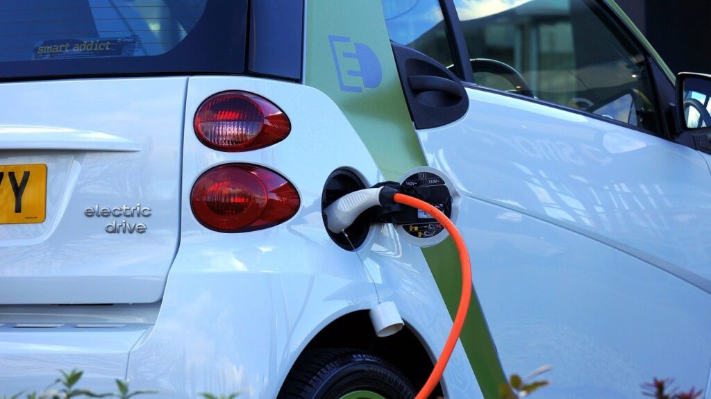 electric-car-1458836_1280-1