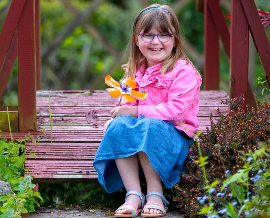 Ffion Bullen with her Forever Flower in memory of dad Carl-3