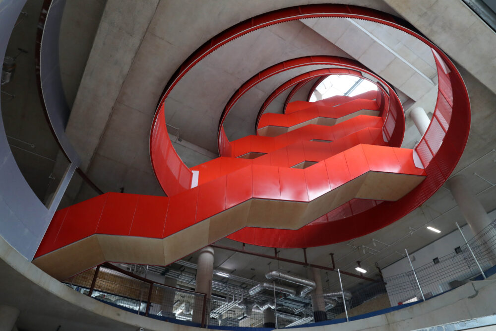 Bouygues-UK-Cardiff-Innovation-Campus-oculus-staircase-scaled