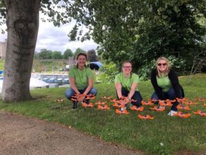 Brewin-Dolphin-staff-volunteer-at-the-Forever-Flowers-display-at-Cardiff-Castle