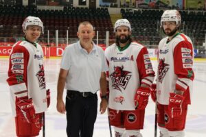 Howard-Phillips-Towergate-Insurance-Brokers-with-Josh-Lammon-Stephen-Dixon-and-Josh-Batch-of-the-Cardiff-Devils
