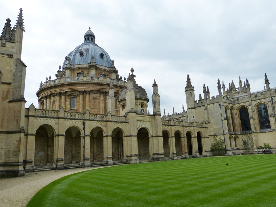 oxford-534815_960_720