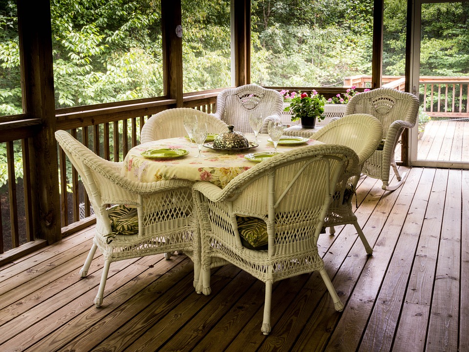 Useful Tips for Choosing the Right Decking Material