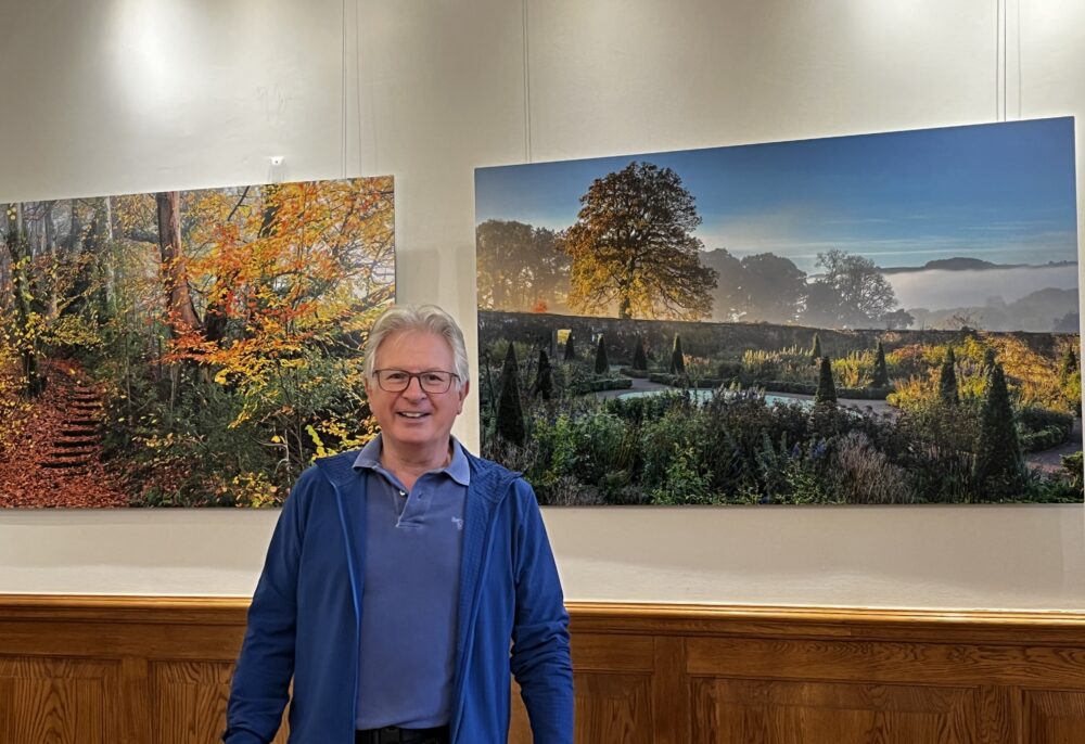 Nigel McCall with the exhibition in the Mansion house (002)