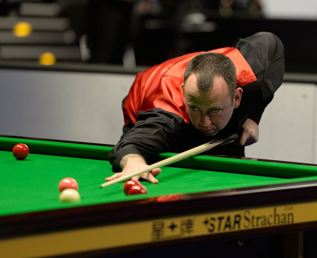 Mark_Williams_at_Snooker_German_Masters_(DerHexer)_2015-02-05_02