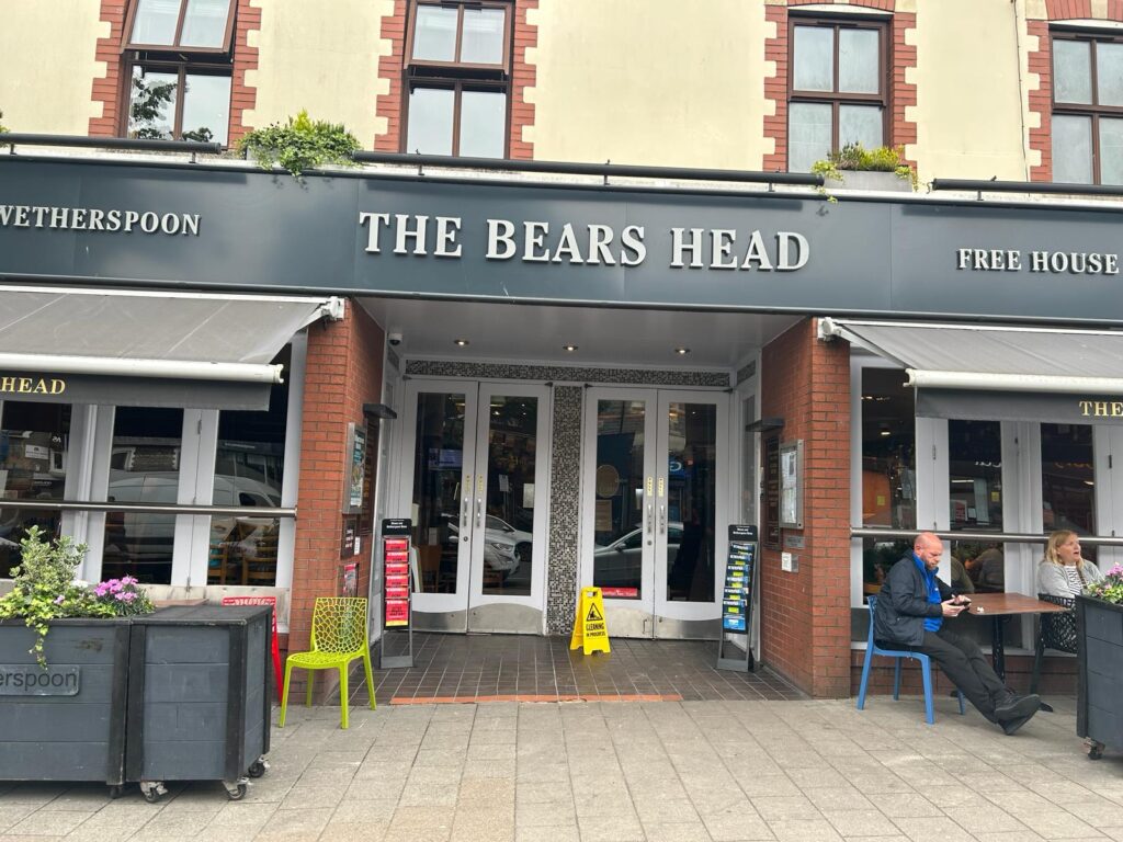 The Bear's Head Penarth exterior 1