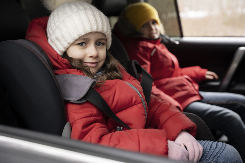 family-having-fun-winter-roadtrip