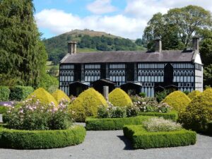 plas newydd